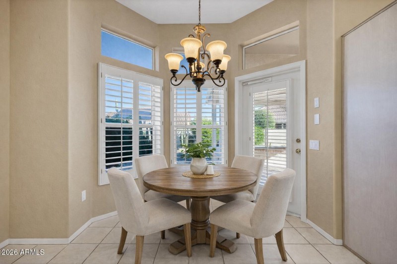 BREAKFAST NOOK