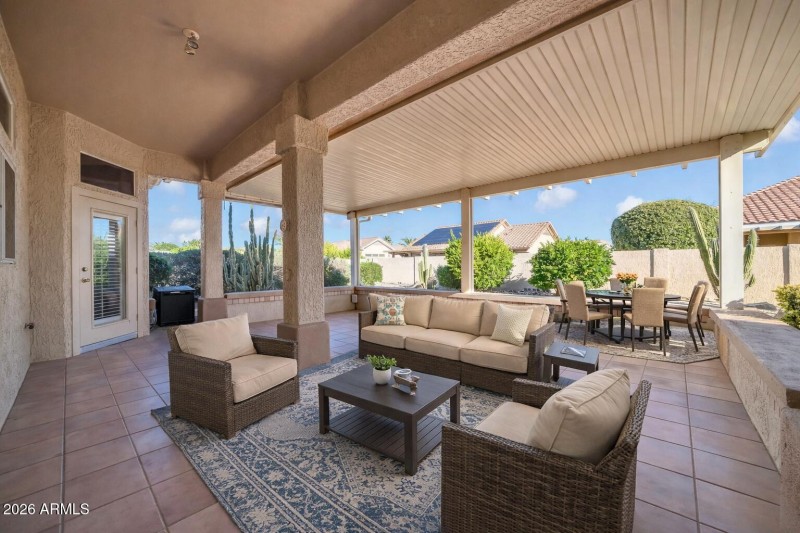 COVERED BACK PATIO