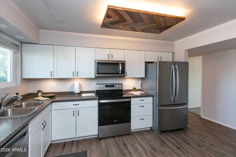 10310 W Bayside Rd-9