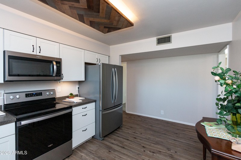 10310 W Bayside Rd-11