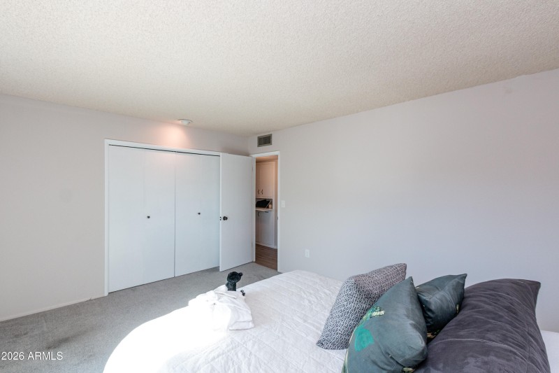 10310 W Bayside Rd-14