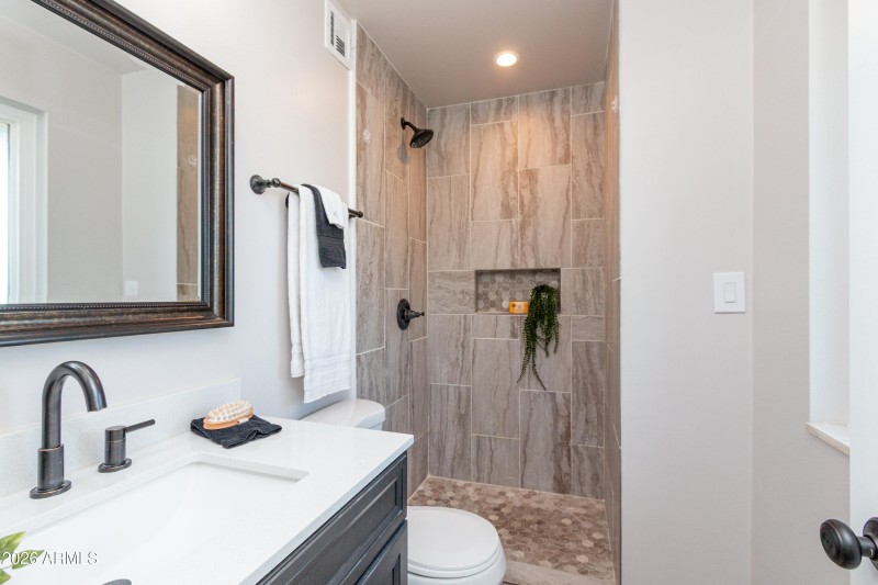 10310 W Bayside Rd-18