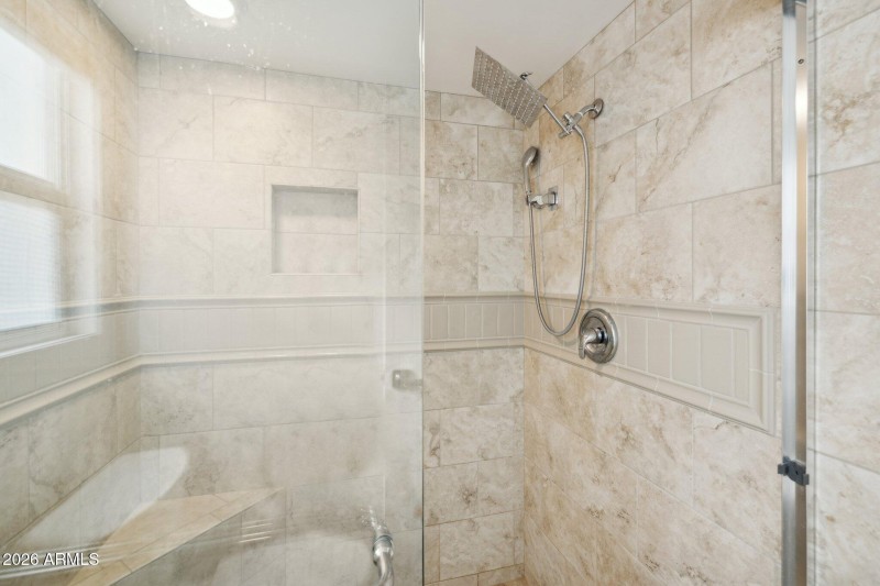 24-web-or-mls-7901-e-plaza-ave