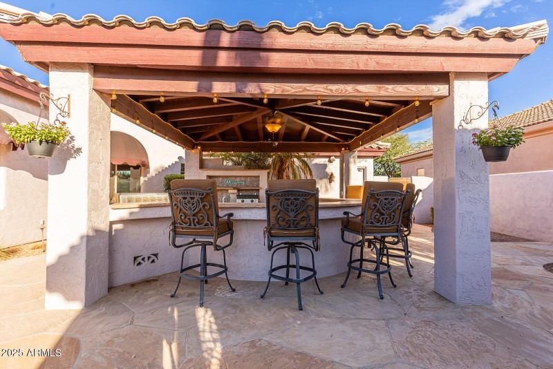Outdoor Kitchen