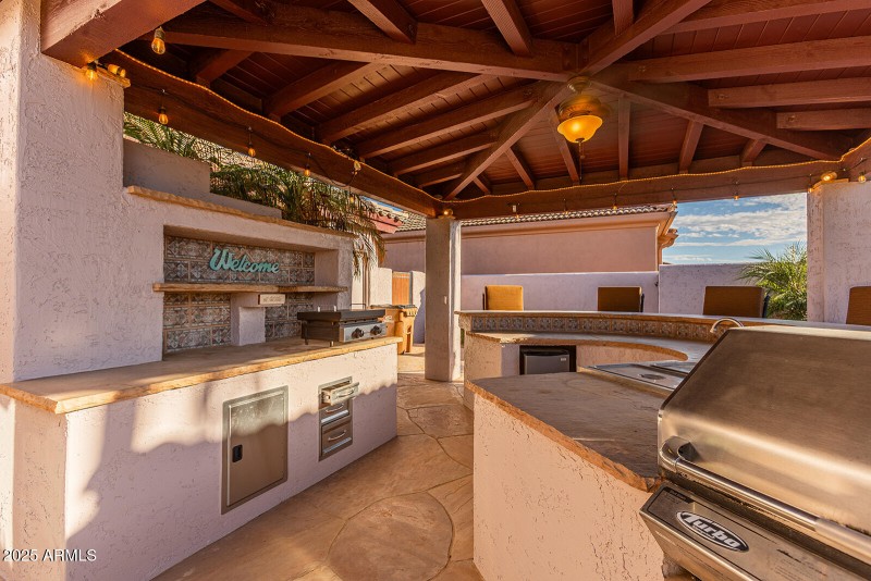 Outdoor Kitchen