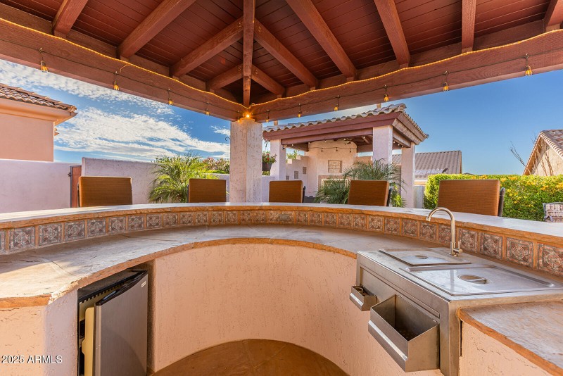 Outdoor Kitchen