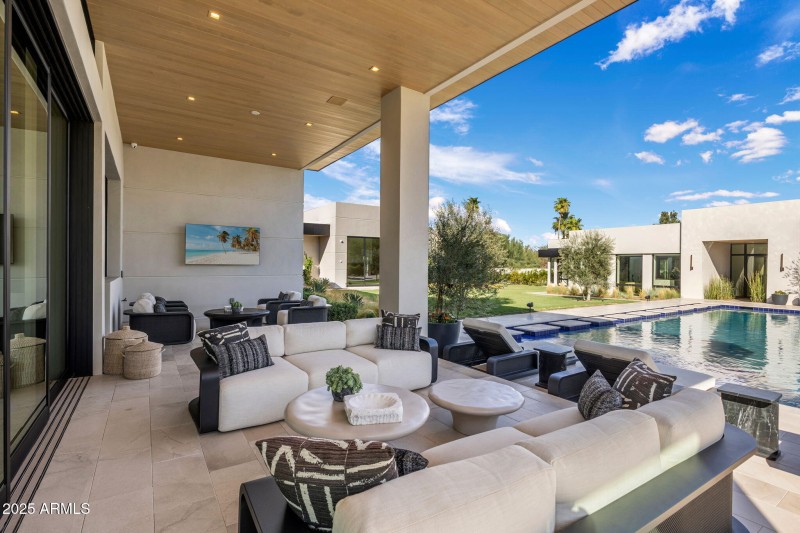 outdoor Sitting Area
