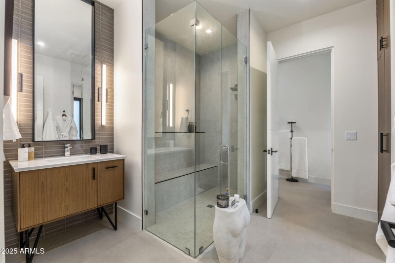 Guest House Bath
