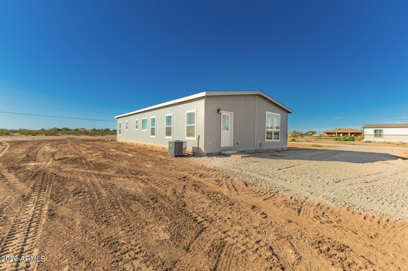 23059 W RANCHO LAREDO DR