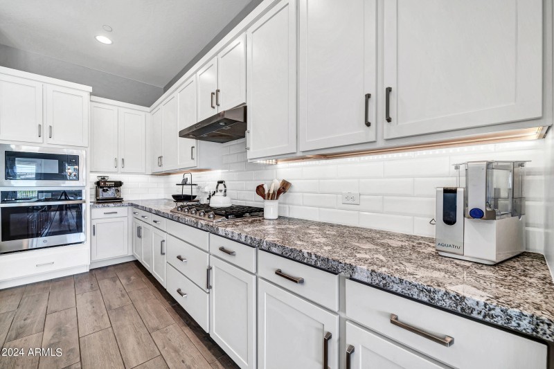 Lots of cabinets