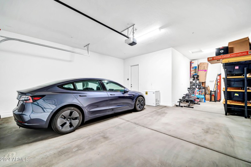3-car tandum garage