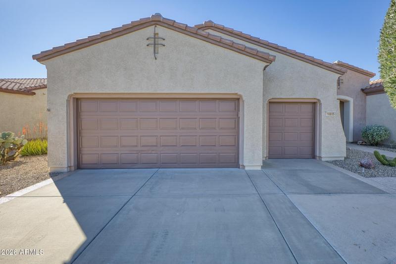 2.5 Car Garage