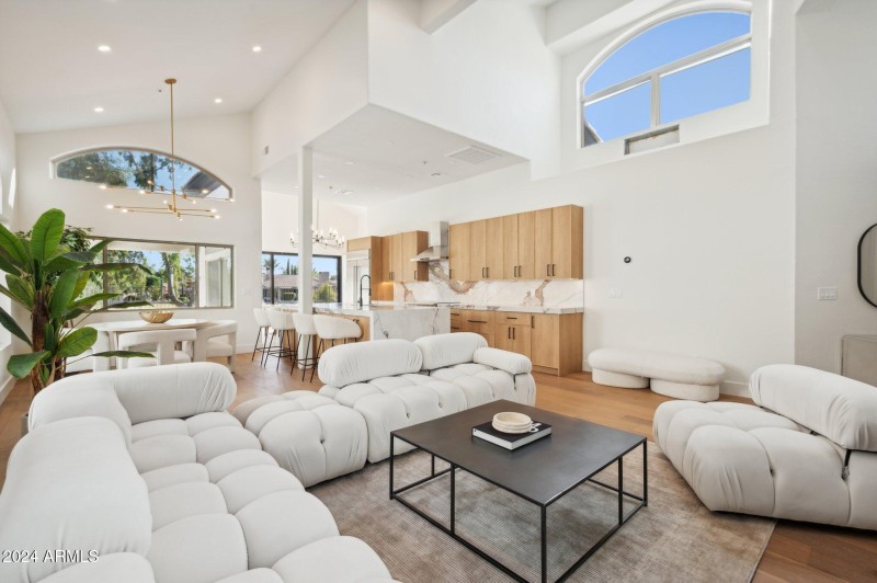 4-web-or-mls-8133-e-cortez-dr