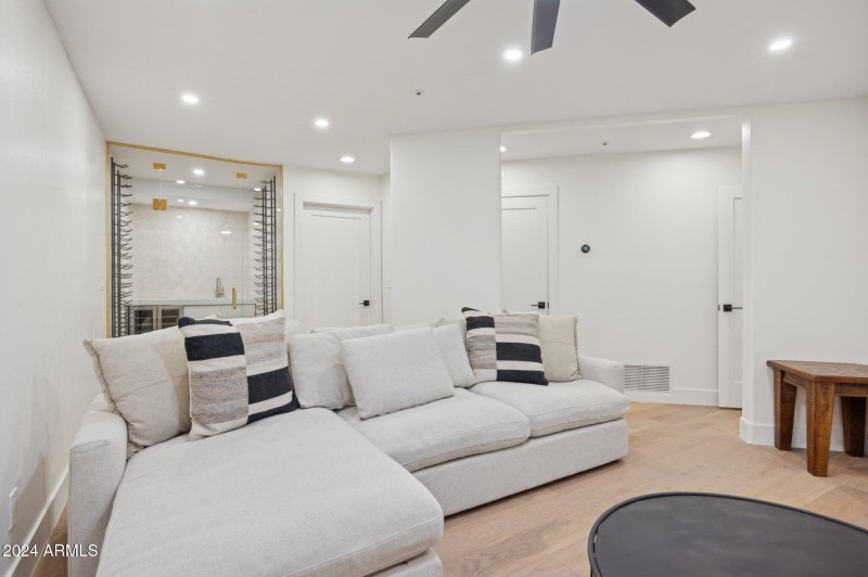 37-web-or-mls-8133-e-cortez-dr