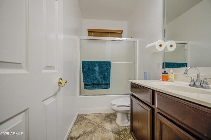 Bathroom 2-pic 1