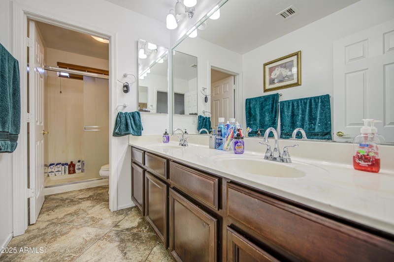Bathroom 3-pic 2