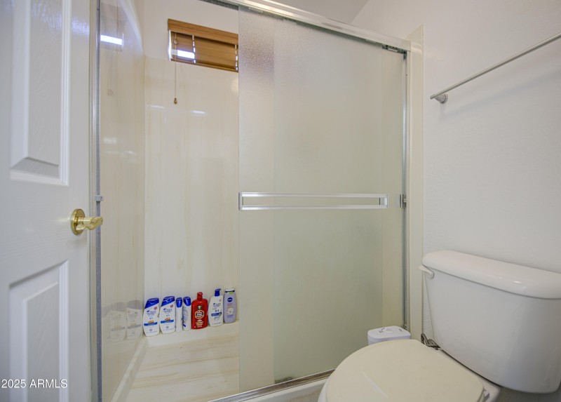 Bathroom 3-pic 3