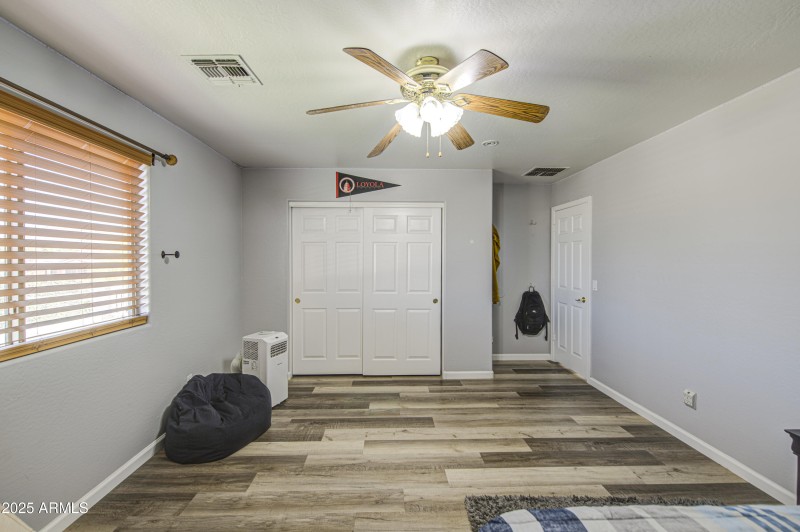 Bedroom 5-pic 2