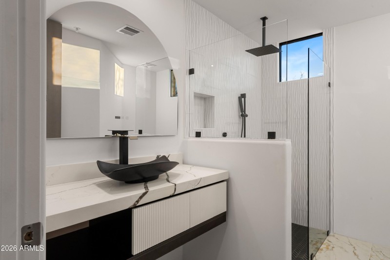 027_Ensuite Bath 2