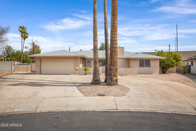 3921 S Kenneth Pl-1