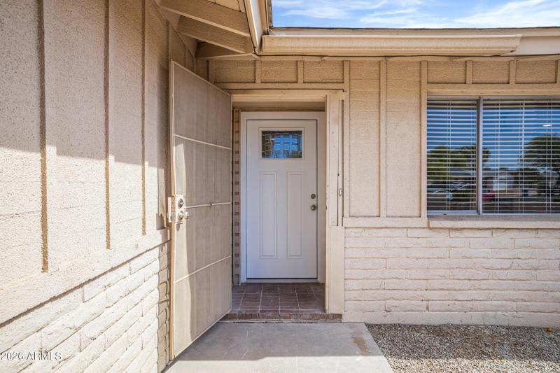 3921 S Kenneth Pl-5