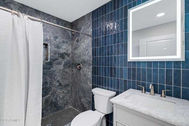 3921 S Kenneth Pl-31