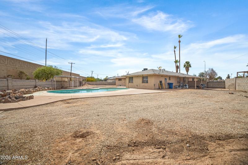 3921 S Kenneth Pl-43