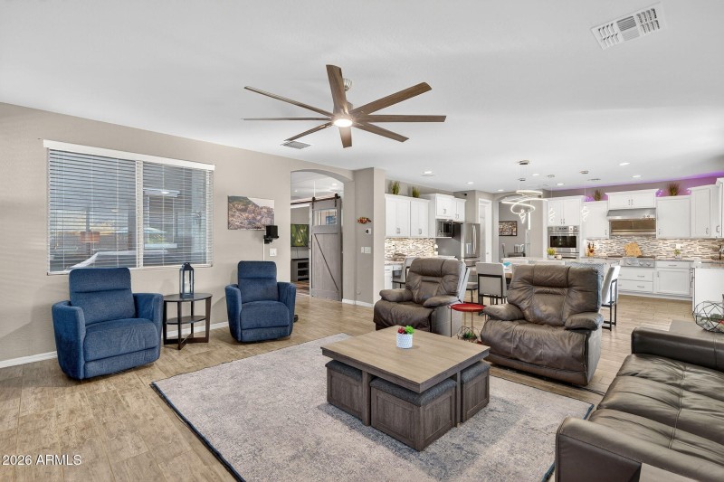 6-web-or-mls-08-E Reins Rd