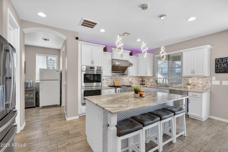 8-web-or-mls-13-E Reins Rd