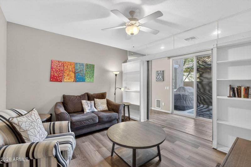 18-web-or-mls-05-E Reins Rd