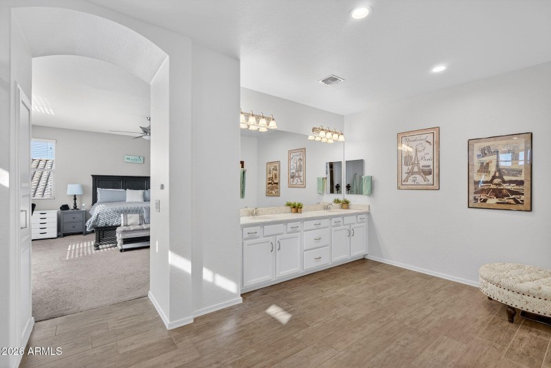 26-web-or-mls-51-E Reins Rd
