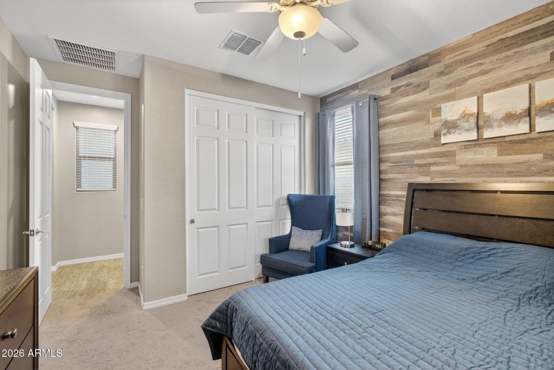32-web-or-mls-02-E Reins Rd