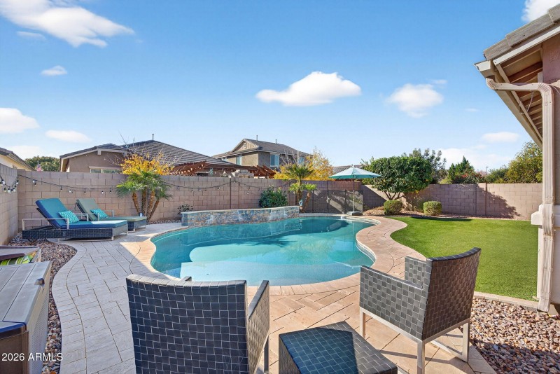 53-web-or-mls-26-E Reins Rd