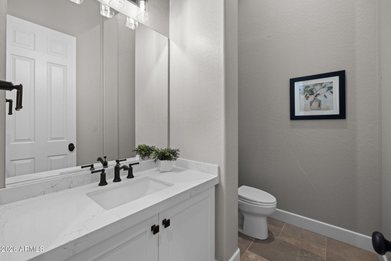 40-web-or-mls-41008-n-club-pointe-dr