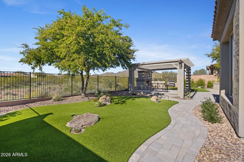 44-web-or-mls-41008-n-club-pointe-dr