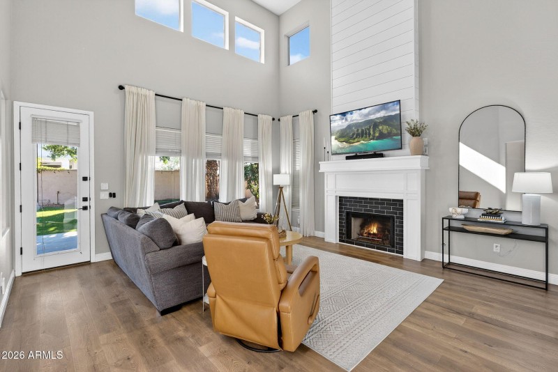 16-web-or-mls-77- W Hackberry Dr