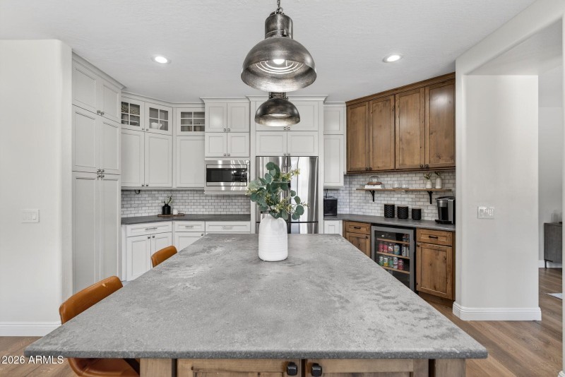 22-web-or-mls-81- W Hackberry Dr
