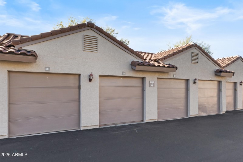 1 Car Garage