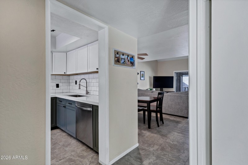 1832 S River Dr-13