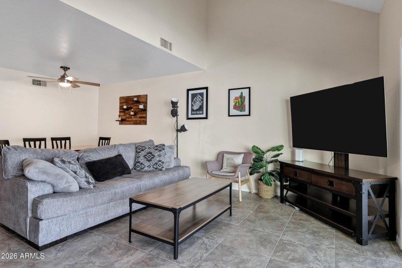 1832 S River Dr-22