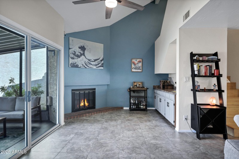 1832 S River Dr-23