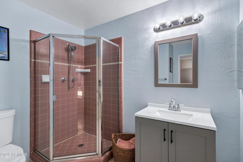 1832 S River Dr-28