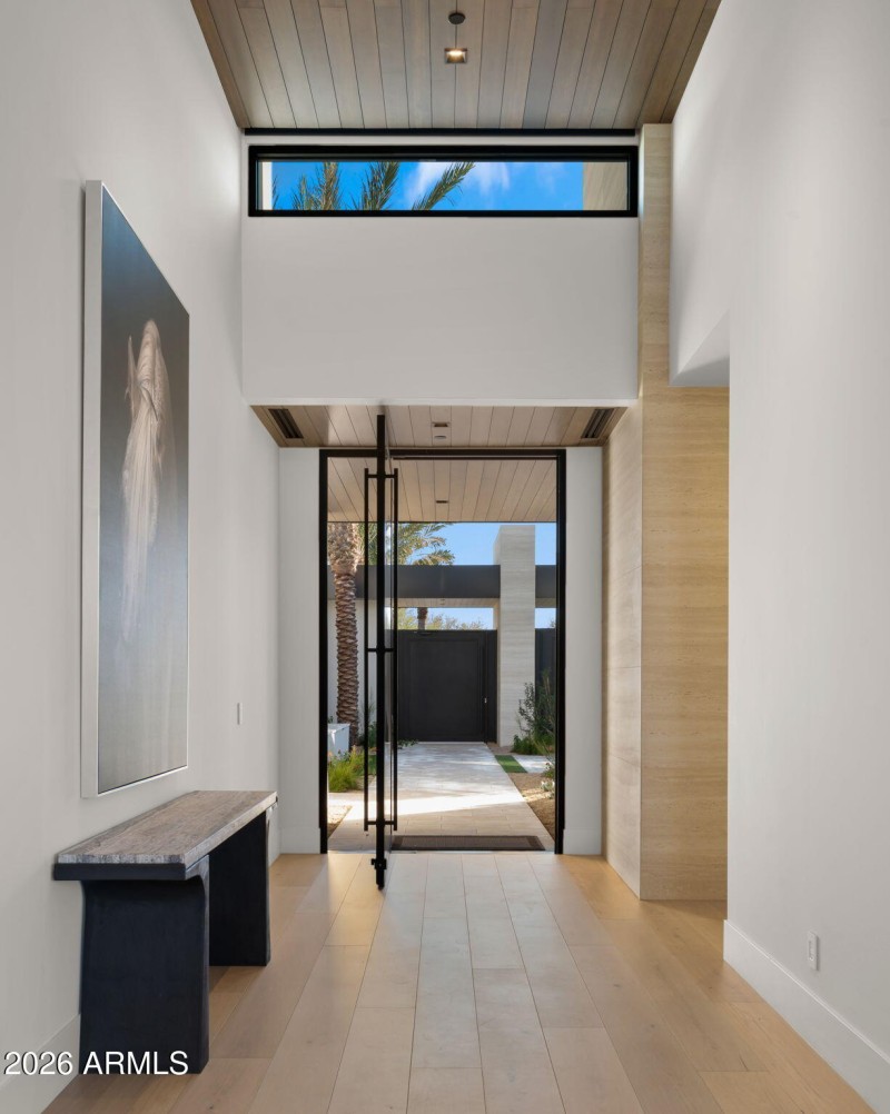 17-web-or-mls-Foyer