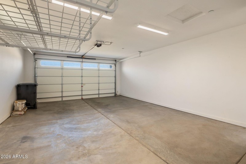 064-Garage