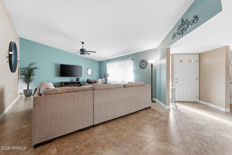 007-living-room