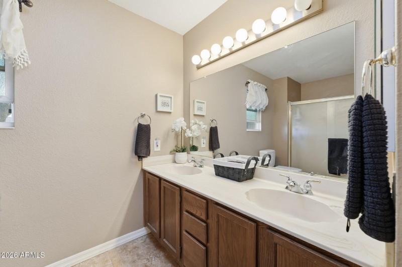 019-primary-bathroom