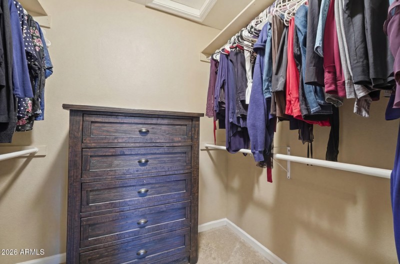 022-primary-closet