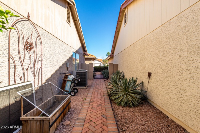 39 Side Yard