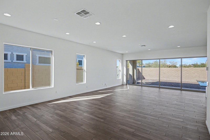 8032 E June Cir-7