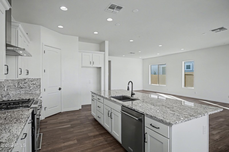 8032 E June Cir-11